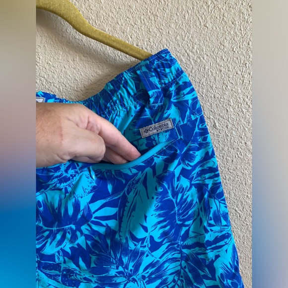 Columbia PFG Women’s Tropical Print Shorts 🌴 - Picture 7 of 7